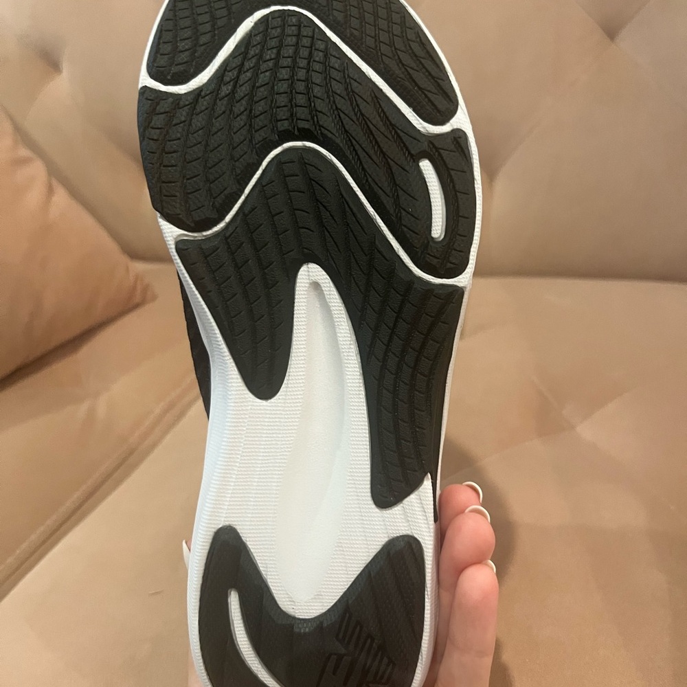DynaSoft Nergize Sport V2 Sneakers - Picture 5 of 7